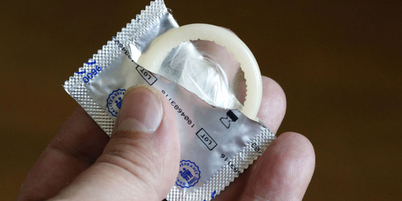 कंडोम का इस्तेमाल कैसे करें
